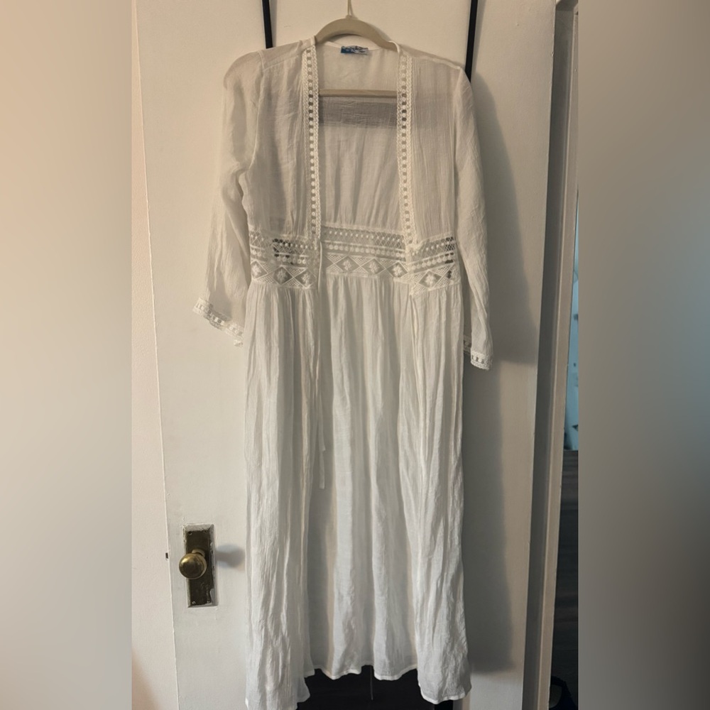 Rebellion Again Elegant White Lace Trim Duster S